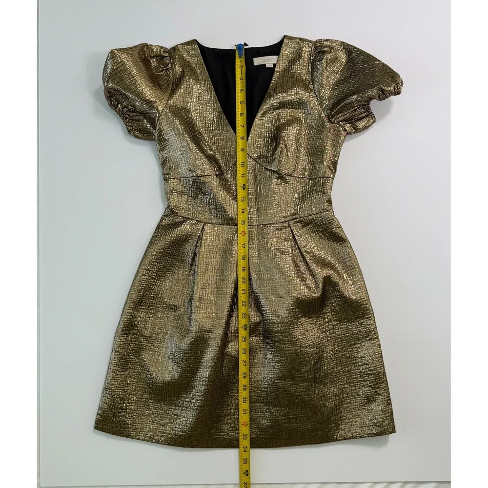 LOFT Metallic Jacquard V-Neck Puff Sleeve Mini Flare Dress Women's Size 2 Gold‎
